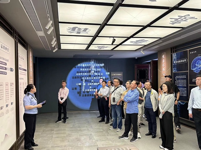 省市社科联联合开展党纪学习教育主题党日活动